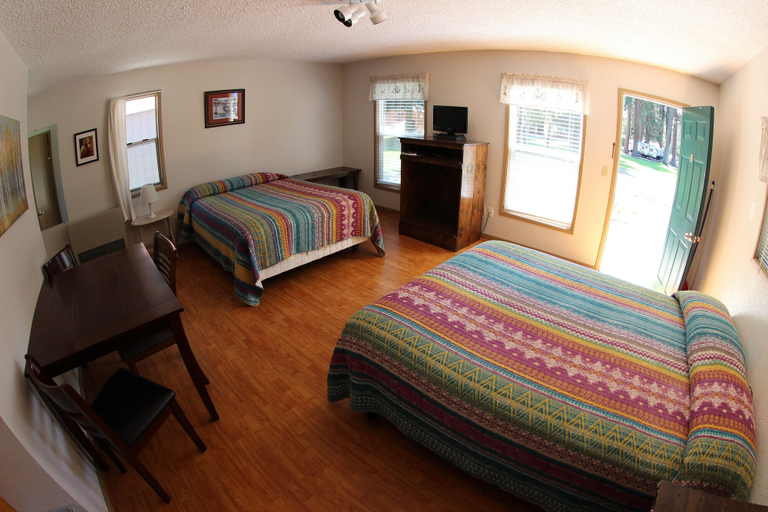 Bedroom 3, Crater Lake Resort, Klamath