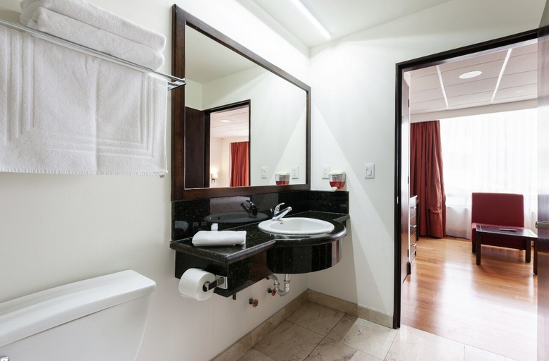 Bathroom, Suites Melchor Ocampo, Mexico City