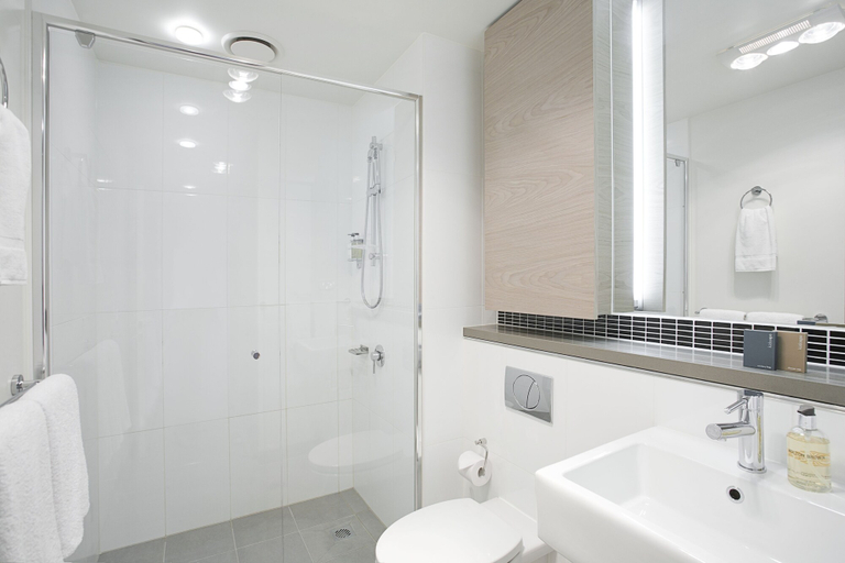 Bathroom 3, St Kilda Central Apartment Hotel, Melbourne