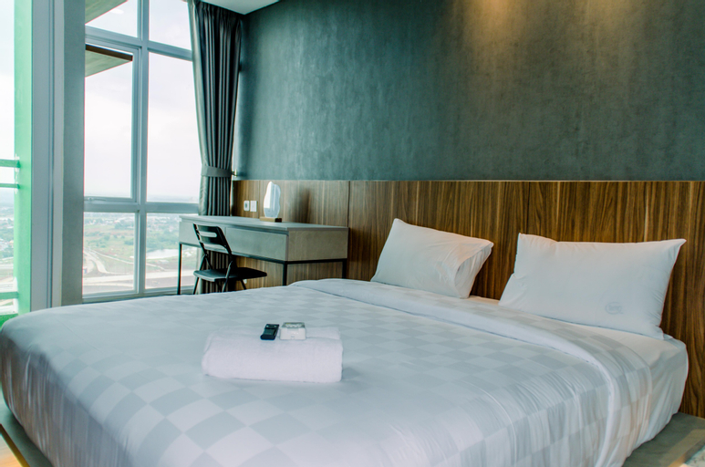 Cozy and High Floor Studio Room Apartment at B Residence By Travelio, South Tangerang
