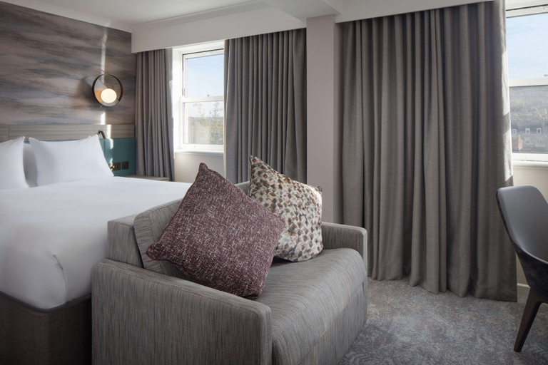 Bedroom 2, Doubletree by Hilton Bath, Bath and North East Somerset