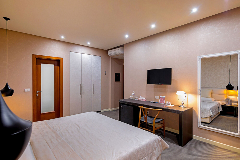 Bedroom 3, La Boheme Hotel, Tiranës