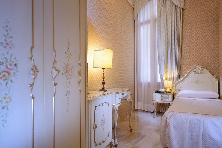 Bedroom 3, Hotel Canaletto, Venezia