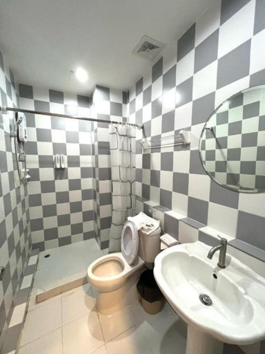 Bathroom 5, My Friend's House Karon, Pulau Phuket