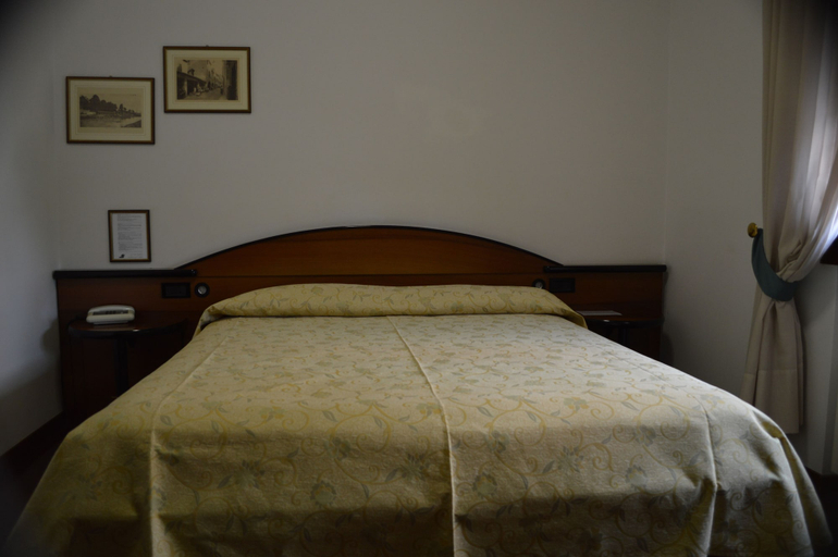 Bedroom 3, Hotel Sagittario, Padua