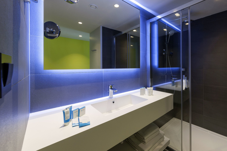 Bathroom 5, Bluesun Hotel Berulia, Brela