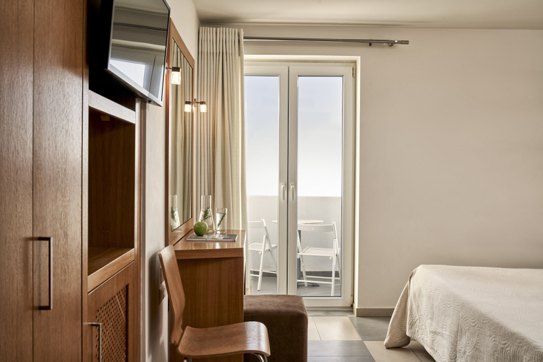 Bedroom 3, Oxygen Favie, South Aegean