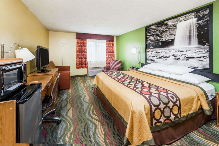 Bedroom 3, Super 8 by Wyndham Jacksonville, Morgan