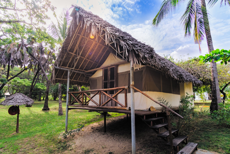 Exterior & Views 2, Mkoma Bay Tented Lodge, Pangani