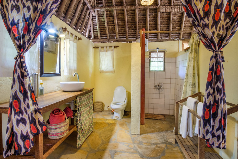 Bathroom 4, Mkoma Bay Tented Lodge, Pangani