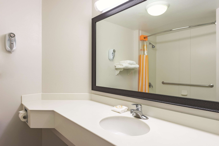 Bathroom 7