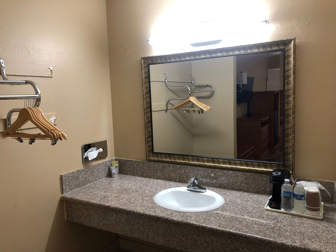 Bathroom 5, Orange Tustin Inn, Orange