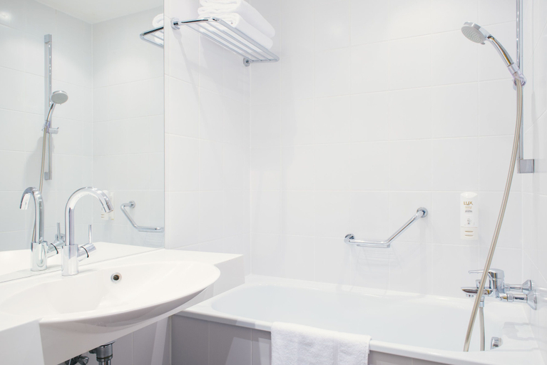 Bathroom 5, Vienna House Easy by Wyndham Cracow, Kraków City