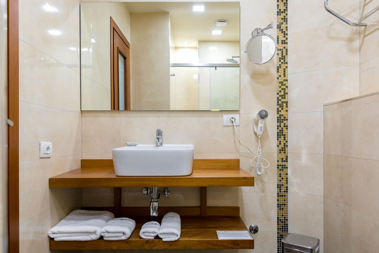 Bathroom 5, La Boheme Hotel, Tirana