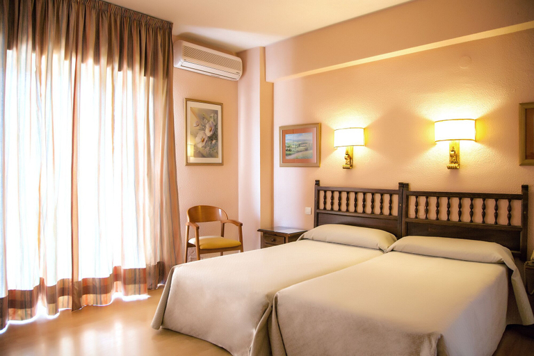Bedroom 2, Hotel Miramar, Granada