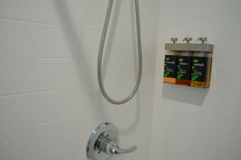 Bathroom 3, Calafia Inn, Orange