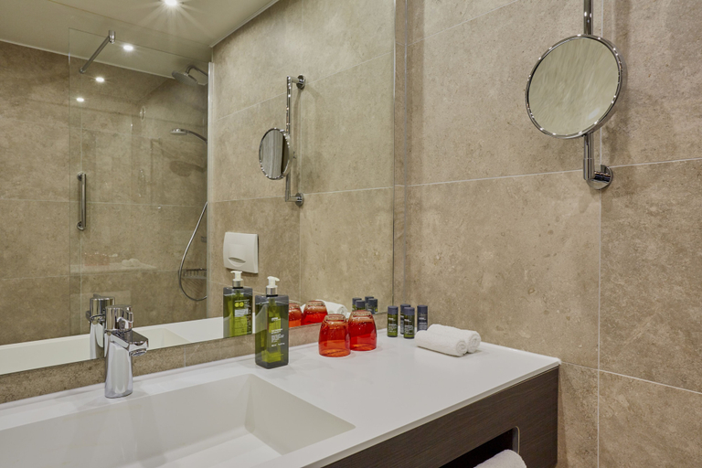 Bathroom 5, H4 Hotel Residenzschloss Bayreuth, Bayreuth