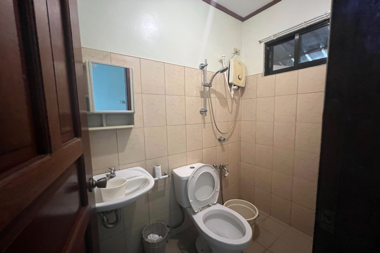Bathroom 3