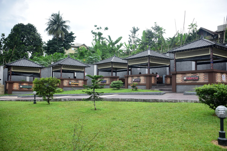 Exterior & Views 15