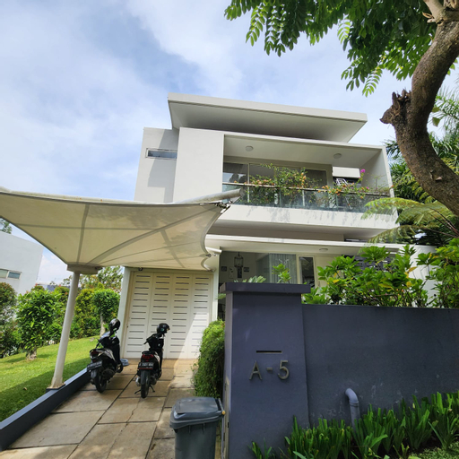 Villa For Family Arellia 5 Citra Greenhill Dago, Bandung
