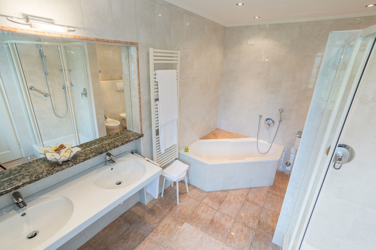 Bathroom 5, Hotel Elephant, Bolzano