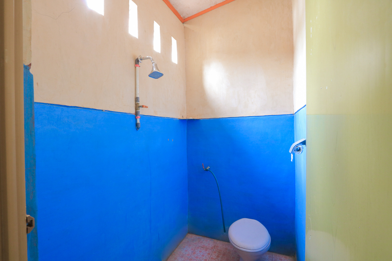 Bathroom 4, Spot On 1762 Gandrung Payungan Family Inn, Banyuwangi