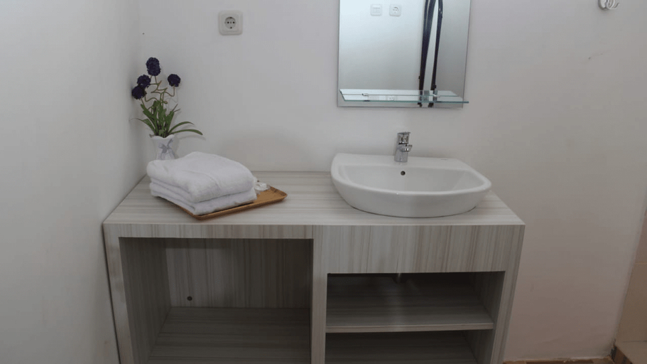 bathroom 4