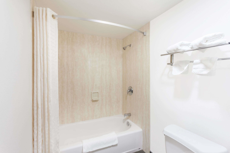 Bathroom 4, Super 8 by Wyndham El Cajon/San Diego, San Diego