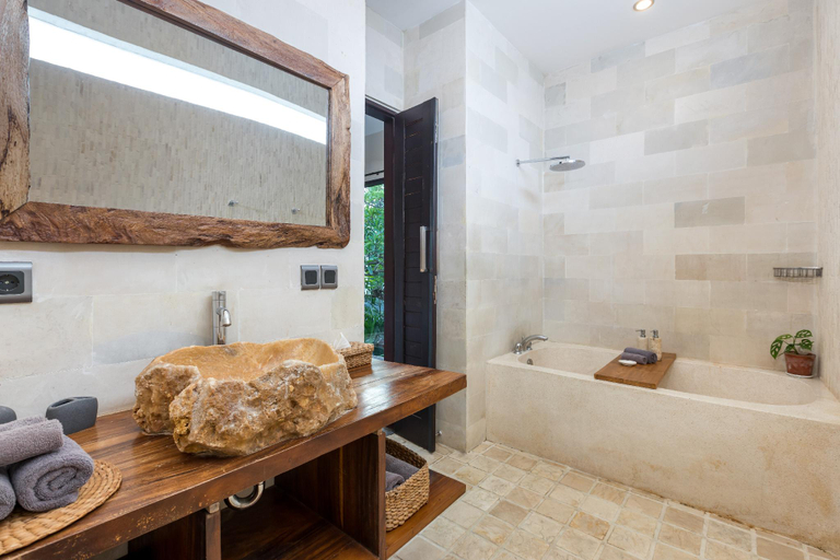 Bathroom 4, Villa Suvitha by Villa Finder, Badung
