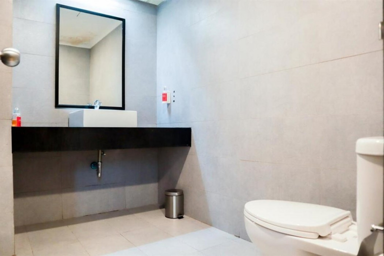 Bedroom 2, OYO 1 Townhouse Hotel Salemba, Tangerang