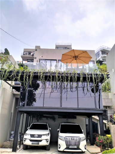 Double R Villa, Bandung