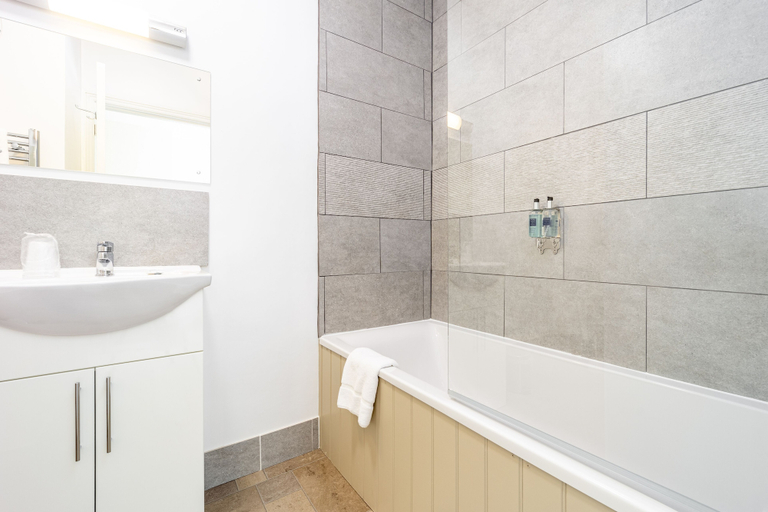 Bathroom 3, Best Western Webbington Hotel & Spa, North Somerset