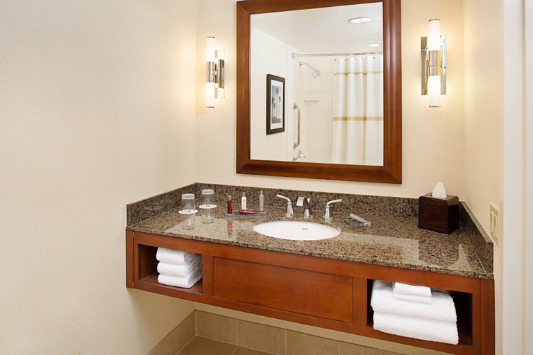 Bathroom 4, Los Angeles Marriott Burbank Airport, Los Angeles