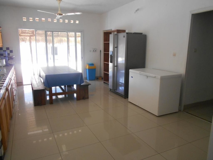 Others 4, Villa NY ONJA, Boeny