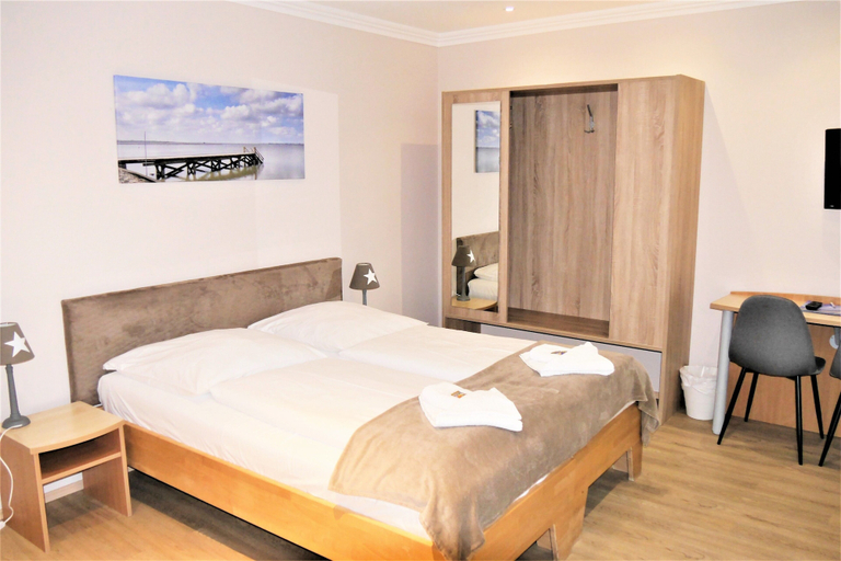Bedroom 3, Nordsee-Hotel Hinrichsen, Nordfriesland