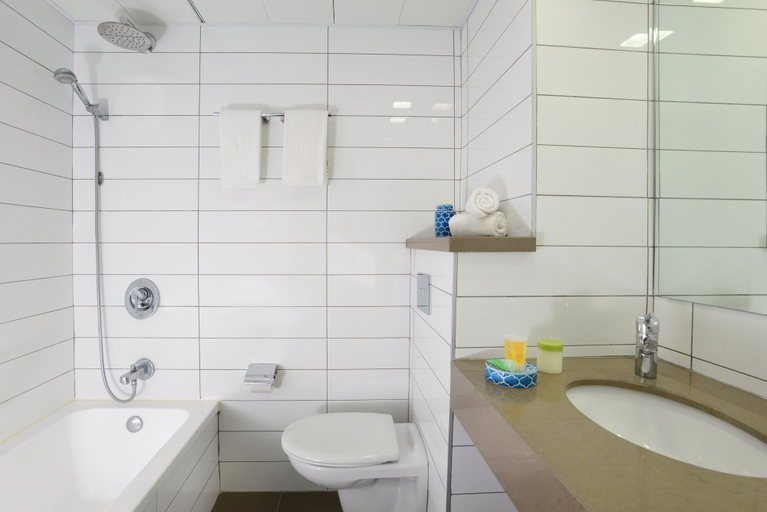 Bathroom 5, Leonardo Hotel Tiberias