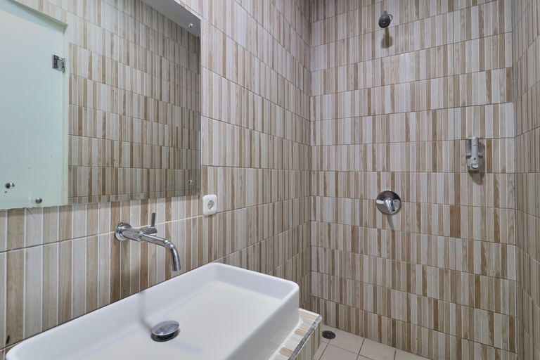 Bathroom 5, Aranis Hotel, West Jakarta