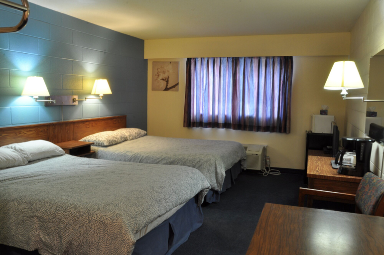 Bedroom 5, Canadas Best Value Inn Mile 0, Squamish-Lillooet