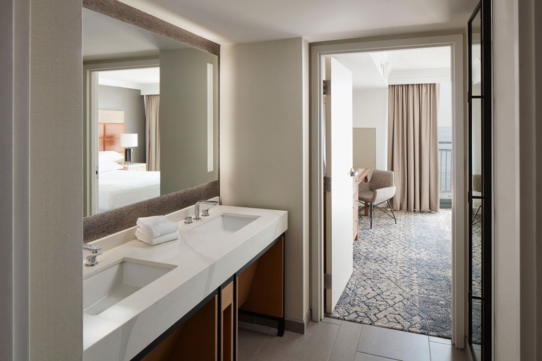 Bathroom 5, Sheraton Virginia Beach Oceanfront Hotel, Virginia Beach
