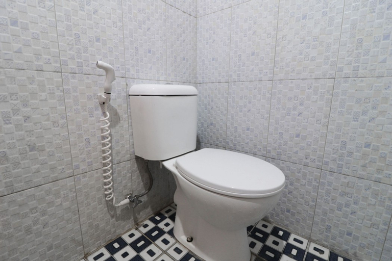 bathroom 12