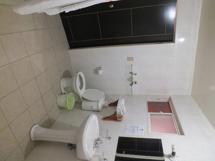 Bathroom, Hotel Rincon Real Suites, Durango