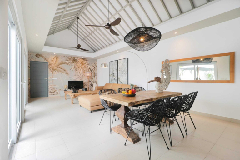 Others 4, Splendid Private Villa, 2 BR, Canggu With Staff, Badung