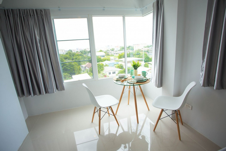 Dining Room 13