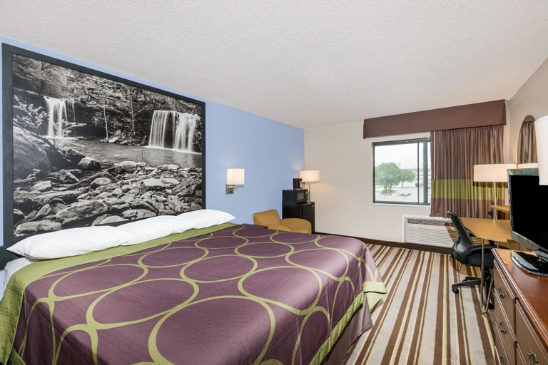 Bedroom 3, Super 8 by Wyndham Jonesboro, Craighead