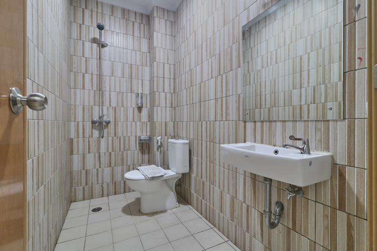 Bathroom 5, Aranis Hotel, West Jakarta
