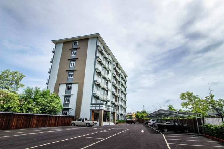 Exterior & Views 20