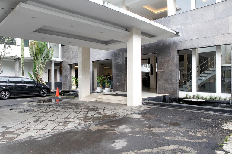 Public Area 4, Reddoorz Premium @ Cimbeleuit Atas, Bandung