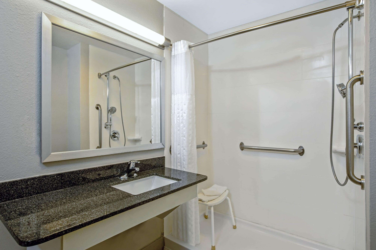 Bathroom 4, La Quinta Inn & Suites by Wyndham Kearney, Buffalo