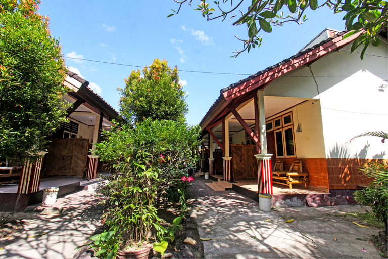 Exterior & Views 2, OYO 92655 Gian Homestay, East Jakarta