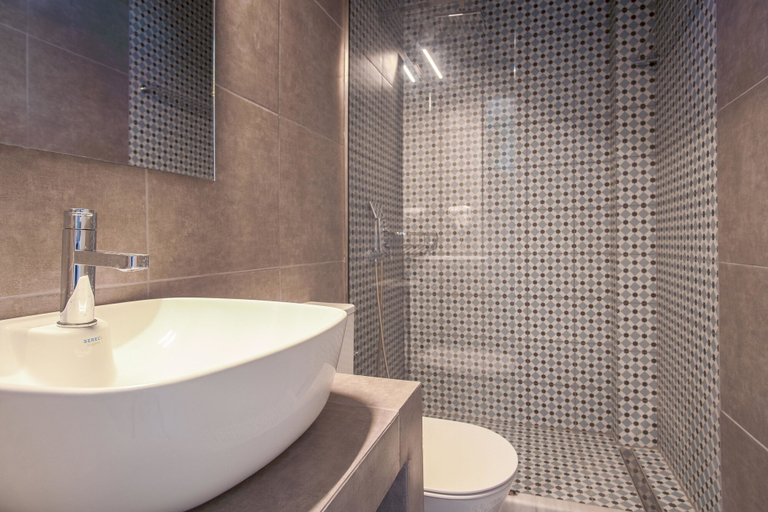 Bathroom 5, Armeno Resort and Armeno Annex, Ionian Islands